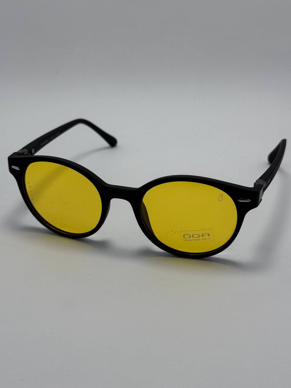 مشکی عدسی زرد